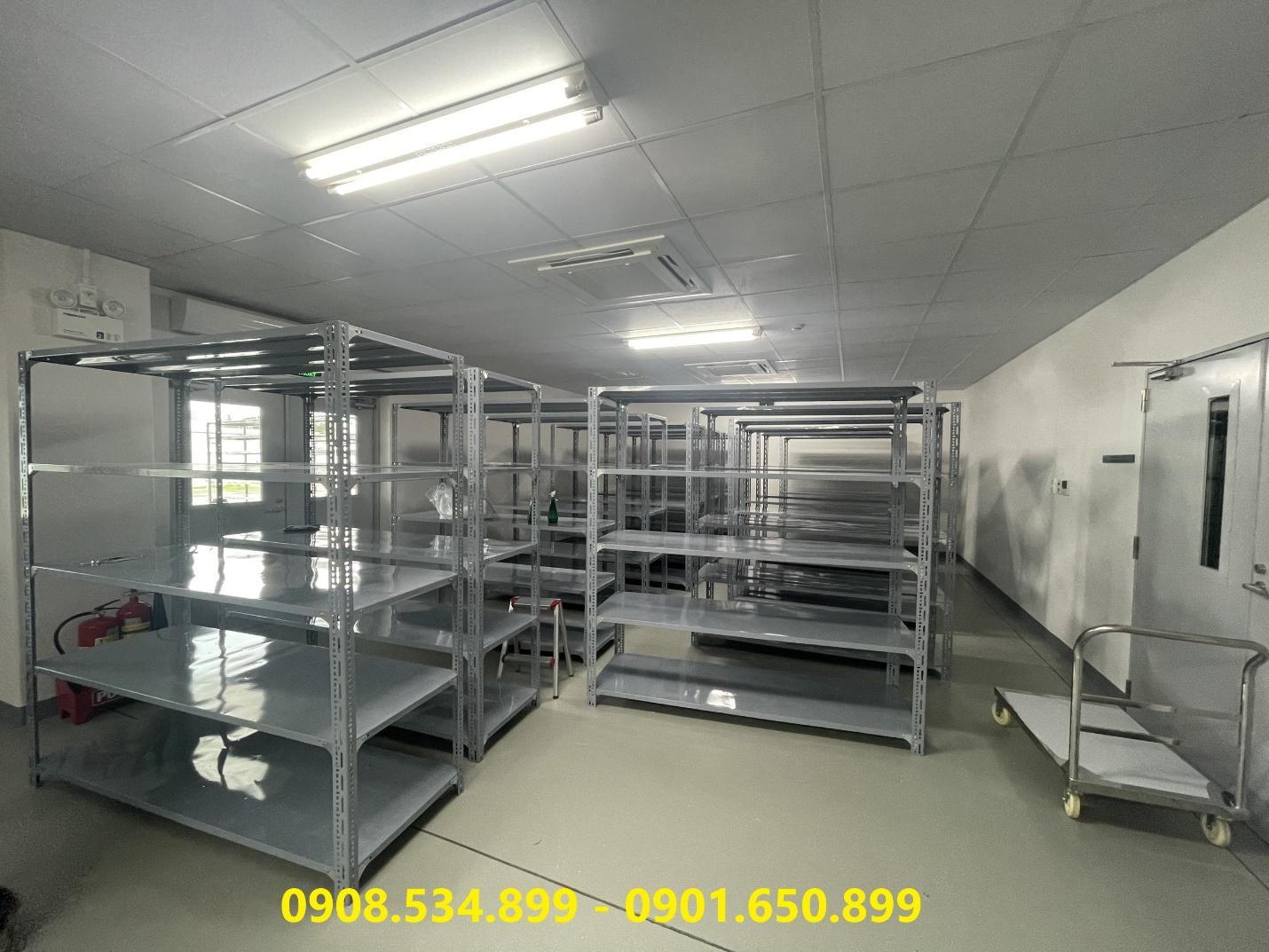 Chi tiết về chất liệu kệ inox