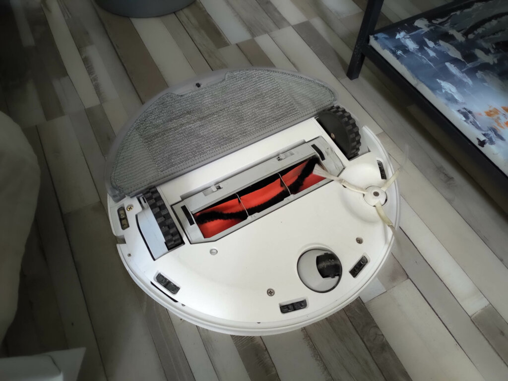 Partea inferioară Xiaomi Mi Robot Vacuum Mop 2 Pro cu perie principală și rezervor de apă