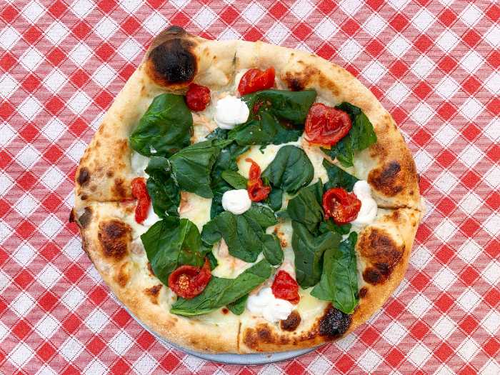 An image of an italian pizza