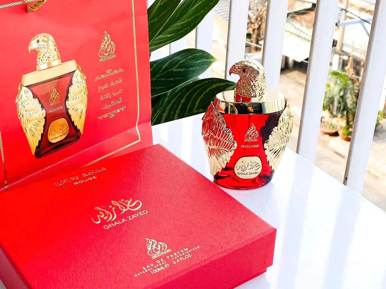 Nước hoa đại bàng đỏ Ghala Zayed Rouge là dòng nước hoa Unisex với mùi hương thơm dịu, ấm áp