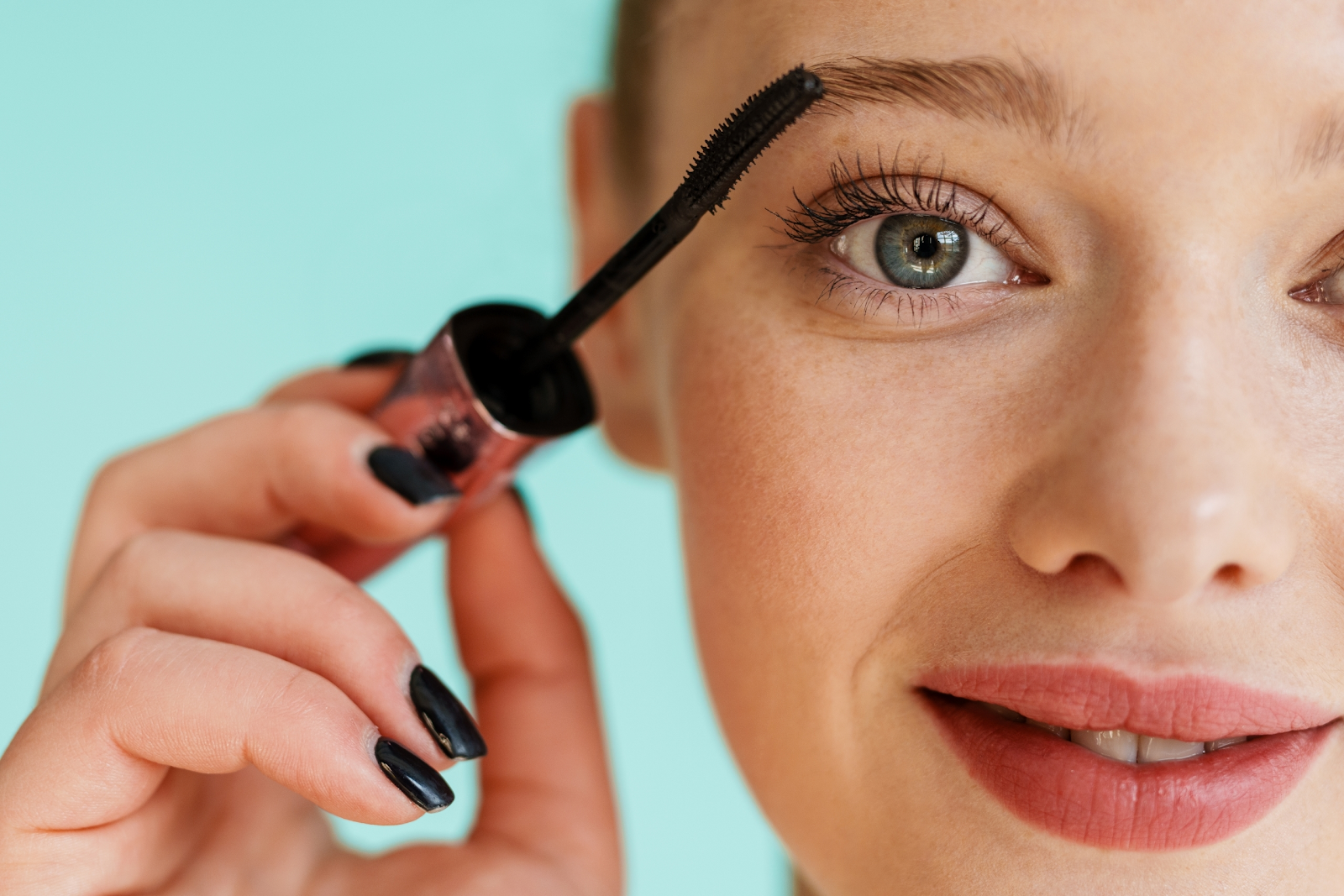 Can You Wear Mascara With A Lash Lift? Here’s What You Need To Know