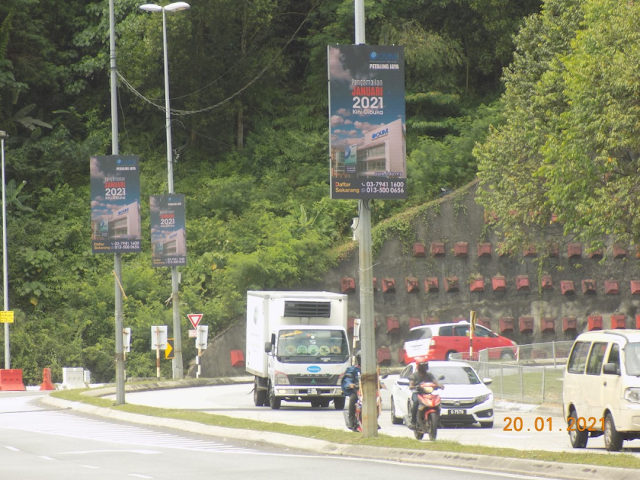 Open University Malaysia Ad Malaysia Kuala Lumpur LED Bunting Advertising Jalan Dutamas Towards Mont Kiara Digital Billboard Advertising