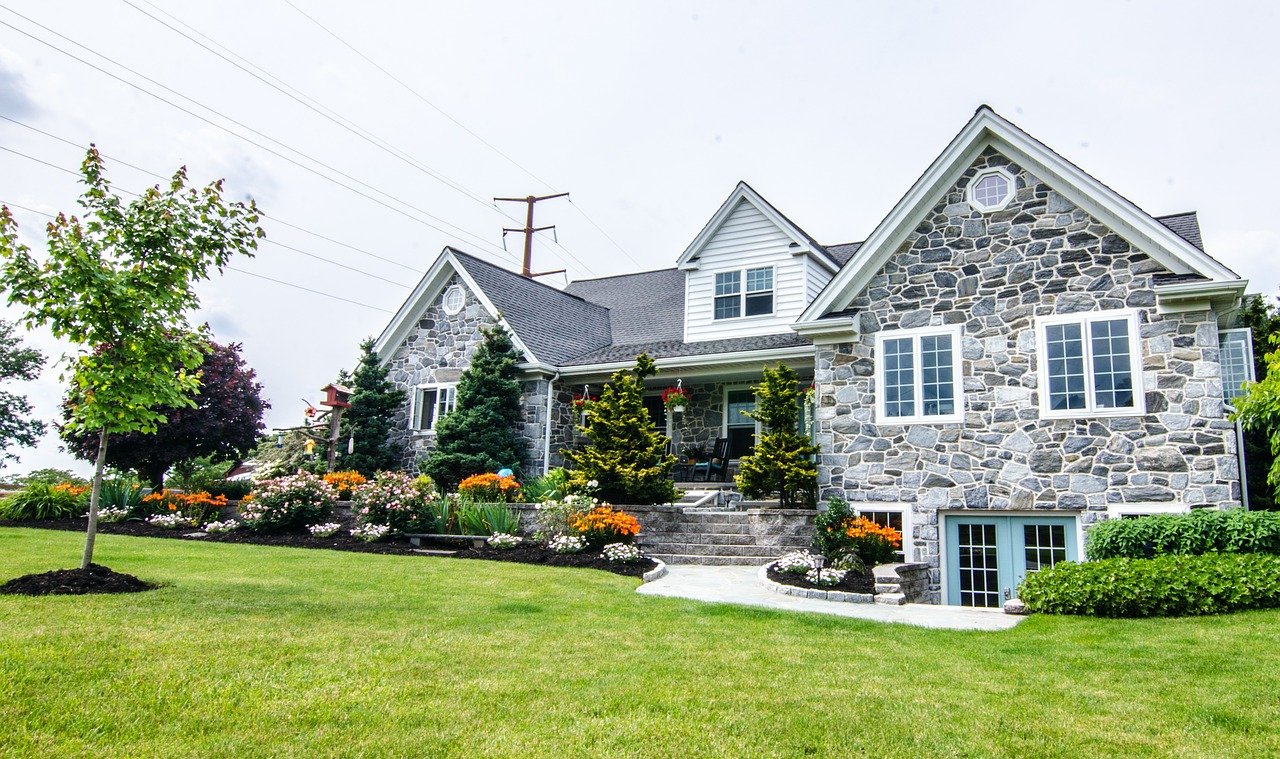 6 Effective Ways You Can Enhance Your Home's Curb Appeal 1