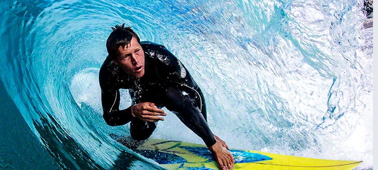 Image of surfer showing blur-free detail in the wave