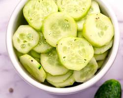 sliced cucumber