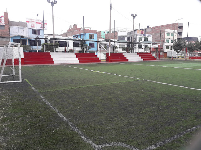Opiniones de Losa De Grass Artificial en Callao - Campo de fútbol