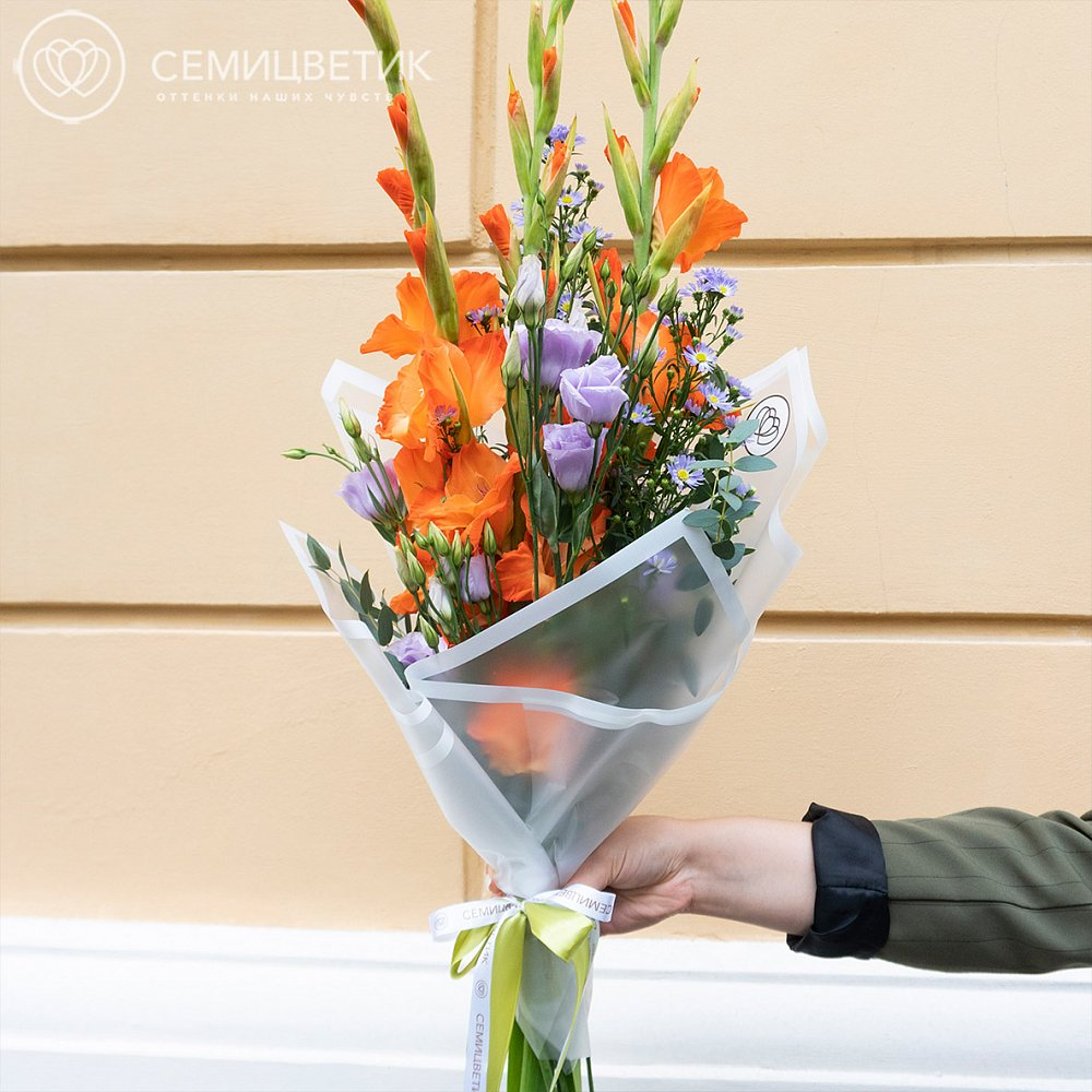 Какой букет цветов подарить учителю на 1-е сентября | Рекомендации от  флористов Семицветик