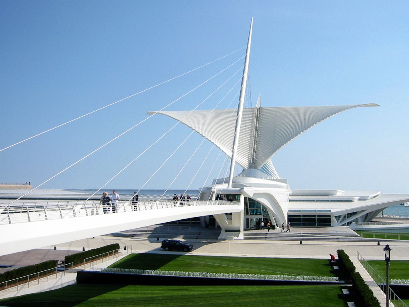 The Bilbao Effect: Architecture Sparking Tourism- Milwaukee Art Museum 