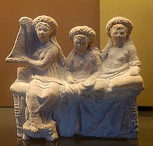 220px-Banqueters_hetaera_Louvre_Myr272.jpg