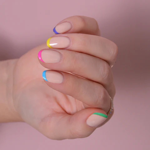 Close up view of a lady rocking the short aesthetic nail