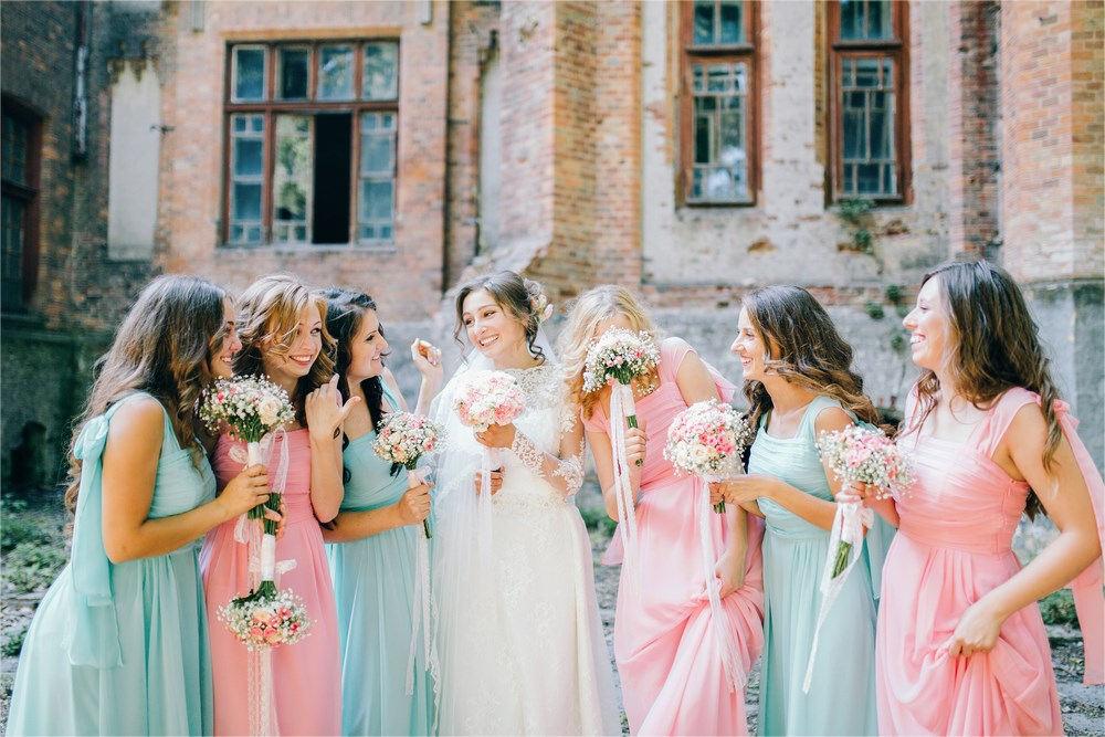 Beautiful Color Trends for Bridesmaids Dresses You Need To Know
