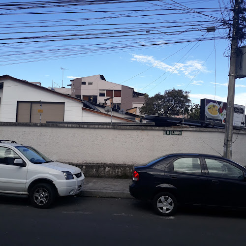 Colegio De Quimicos, Bioquimicos Y Farmaceuticos De Pichincha - Quito
