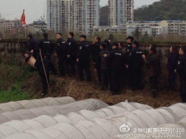 重庆特警暴力强征打伤抓捕多人