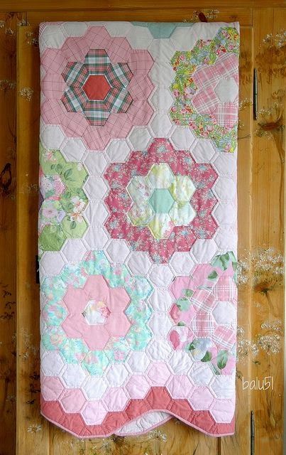 pink flower hexagon quilt grandmothers flower garden quilts