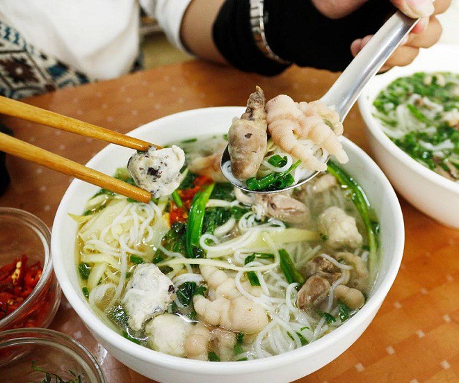 Bún mọc chân gà (45A Mai Hắc Đế)