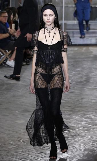 How Gothic Trends Managed to Climb onto our 2021