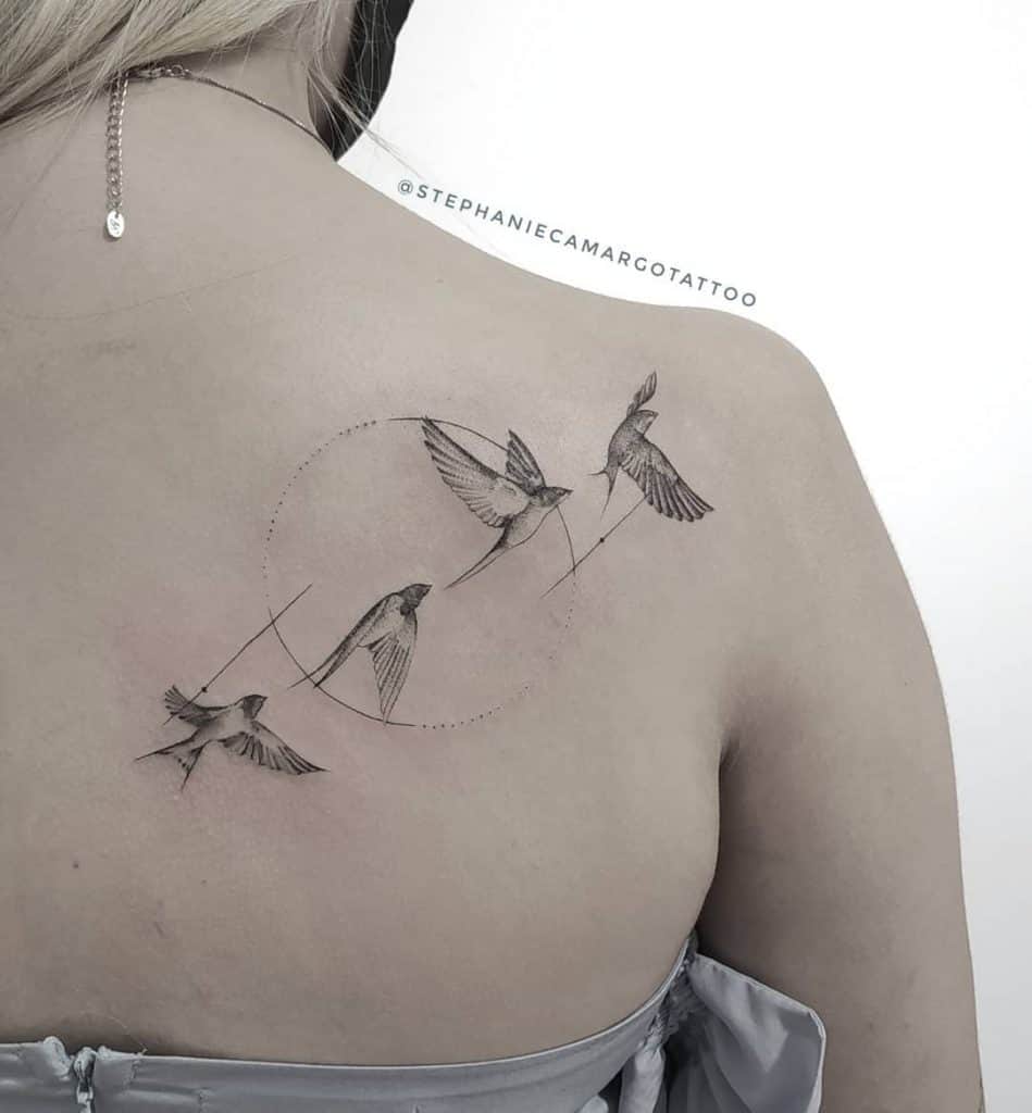 ลายสักเส้นสวย หลัง
