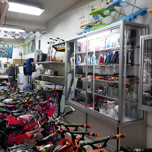 Opiniones de ALMACENS J. MENA en Quito - Tienda de bicicletas