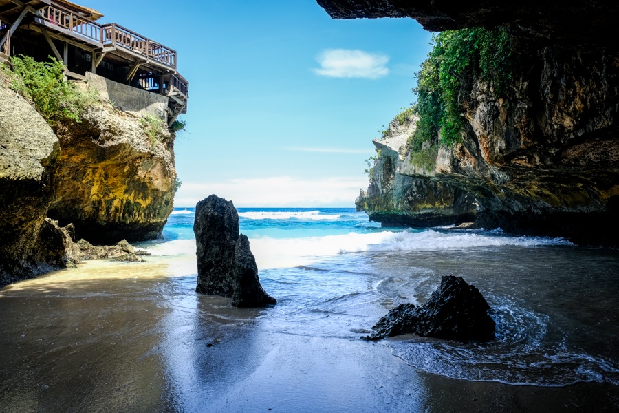 Suluban Beach, Tempat Wisata di Badung Bali