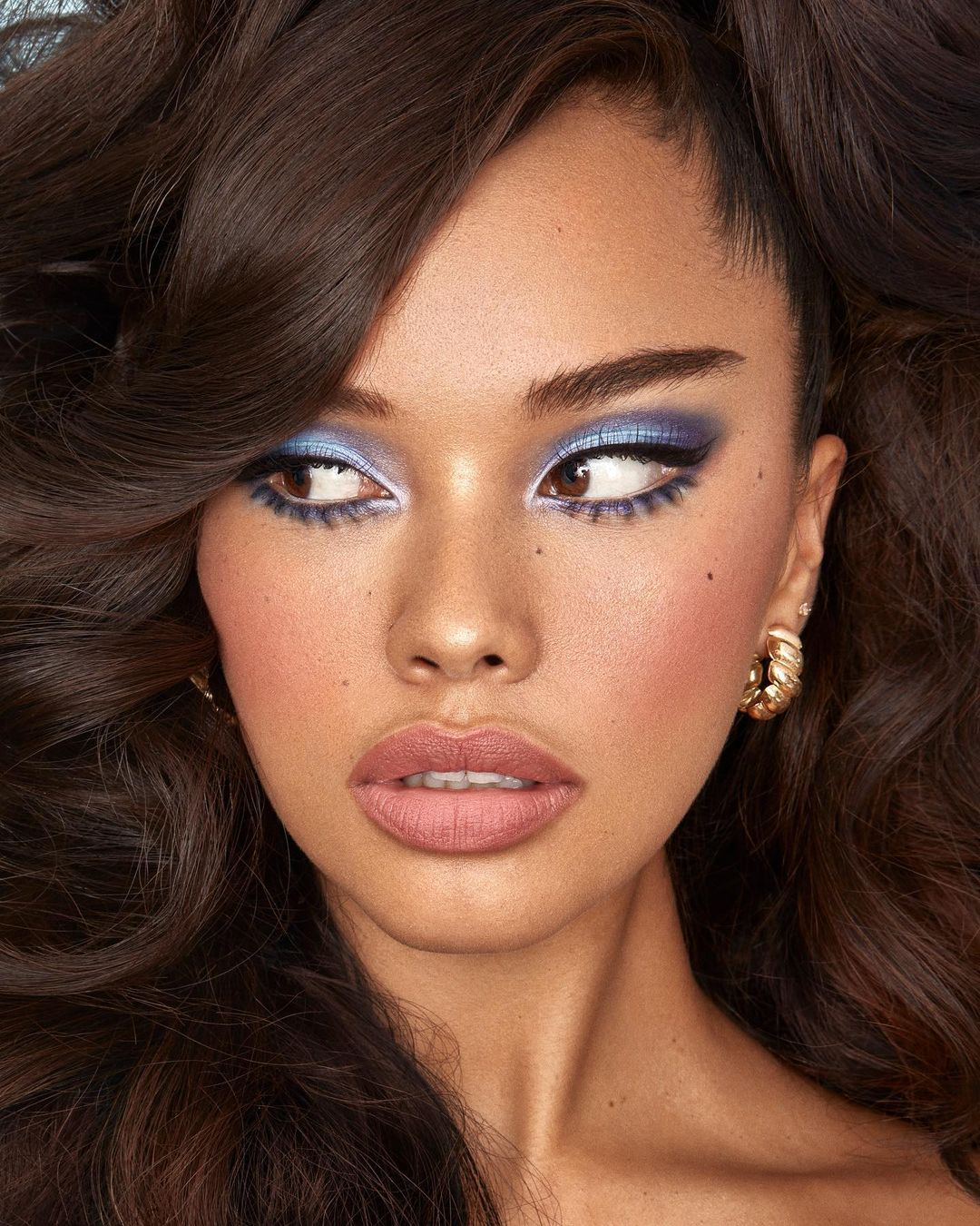 Here Are 15 Ways To Wear Blue Eyeshadow In 2023 | DOV