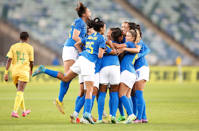 Brasileiras comemoram vitória avassaladora em amistoso (foto: Rafael Ribeiro / CBF)