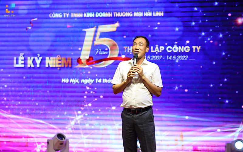 CEO Nguyễn Văn Điền đại diện lãnh đạo doanh nghiệp lên phát biểu giới thiệu buổi lễ và gửi lời cảm ơn tới khách tham dự