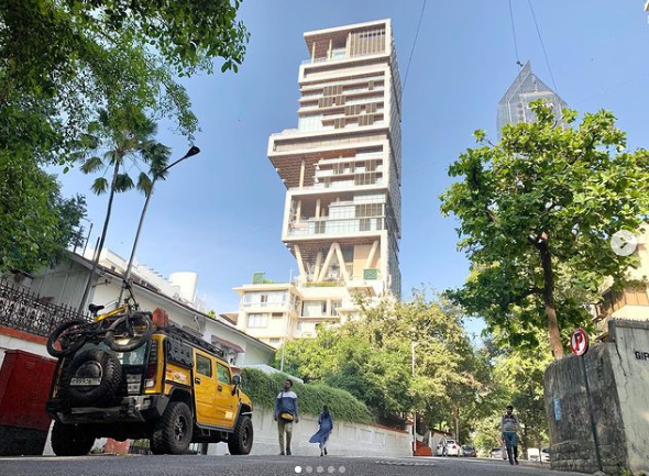 Mukesh ambani house Exquisite Location