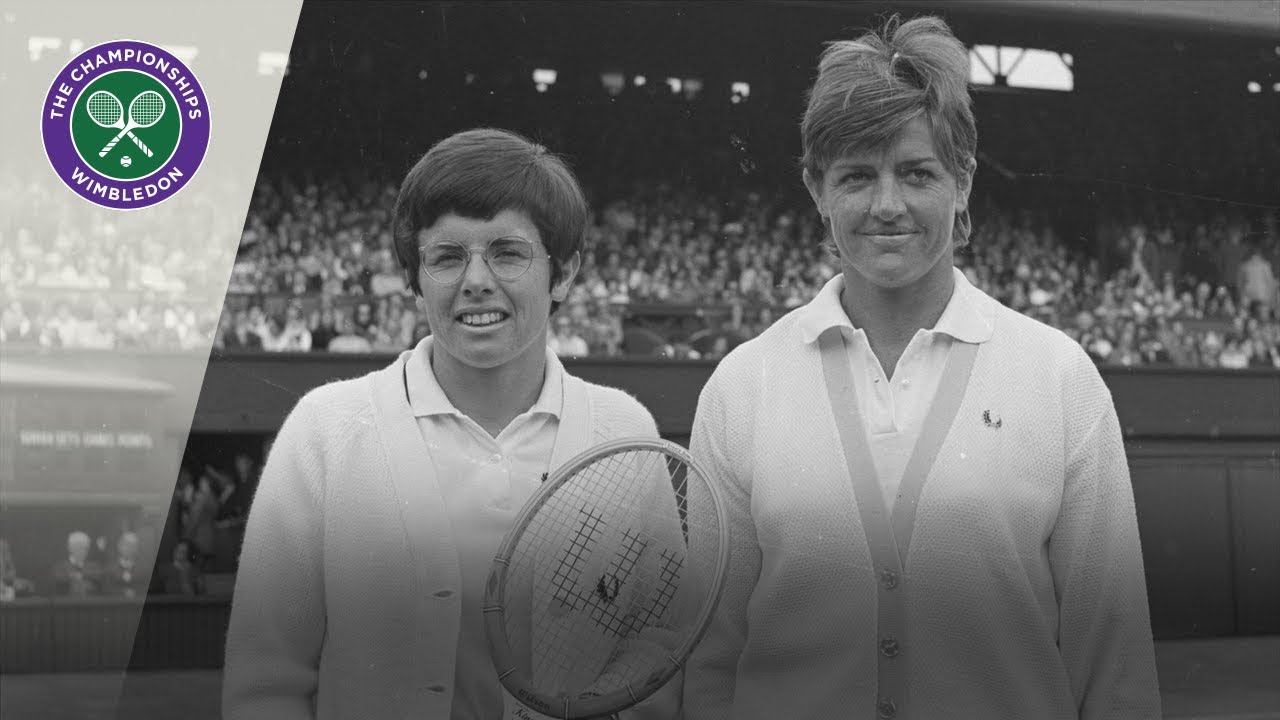 Billie Jean King vs Margaret Court: Wimbledon Final 1970 (Extended  Highlights) - YouTube
