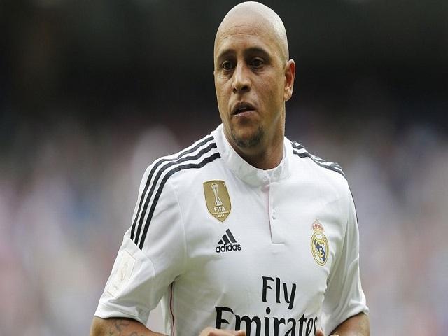 Roberto Carlos là cầu thủ được mệnh danh với cái chân trái uy lực