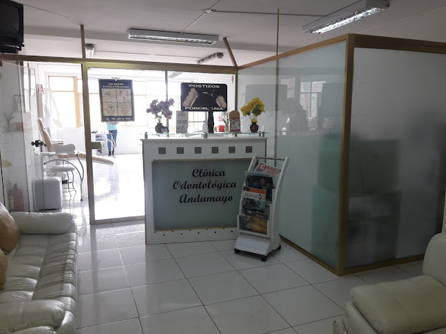 Centro Comercial Cueto, Of. 204, Piso: 2, Ca. Real 959, Huancayo 12001, Perú