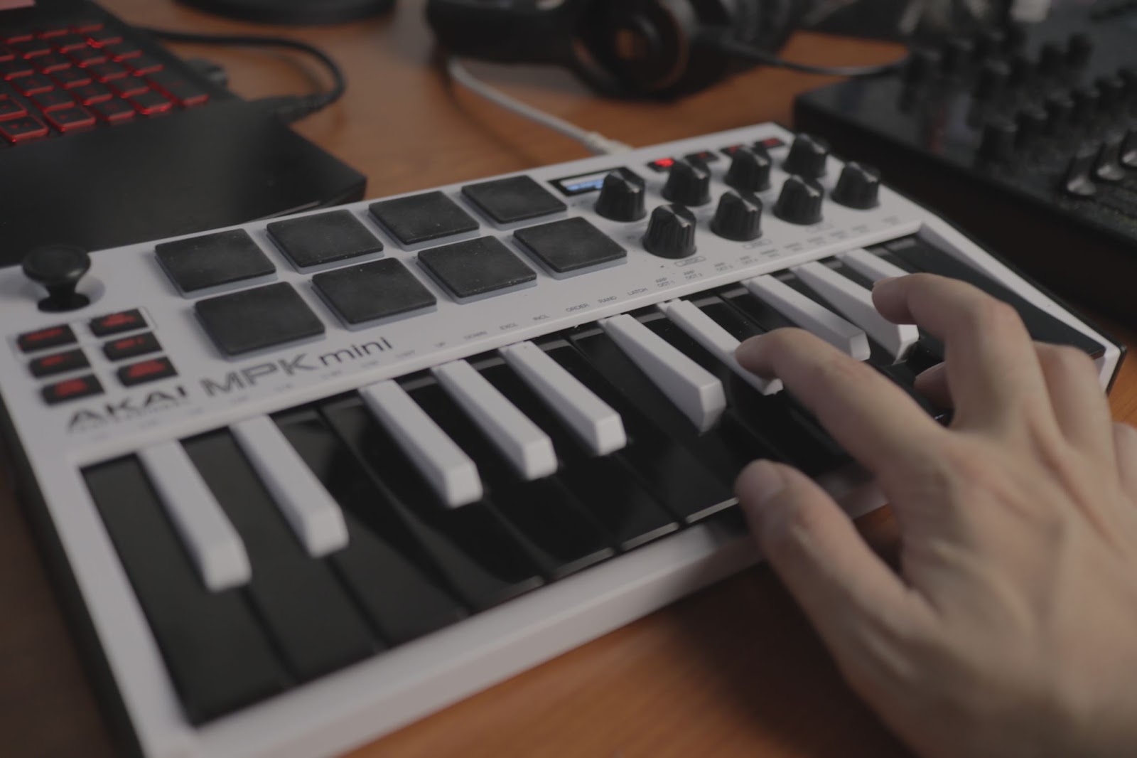 Getting Started with the AKAI MPK Mini