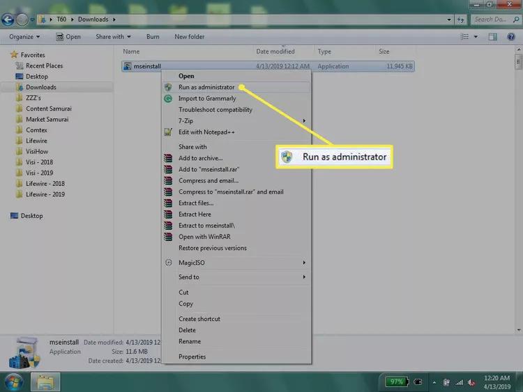 ไปที่โฟลเดอร์ Downloads ของคุณ คลิกขวาที่ mseinstall.exe จากนั้นคลิก Run as administrator