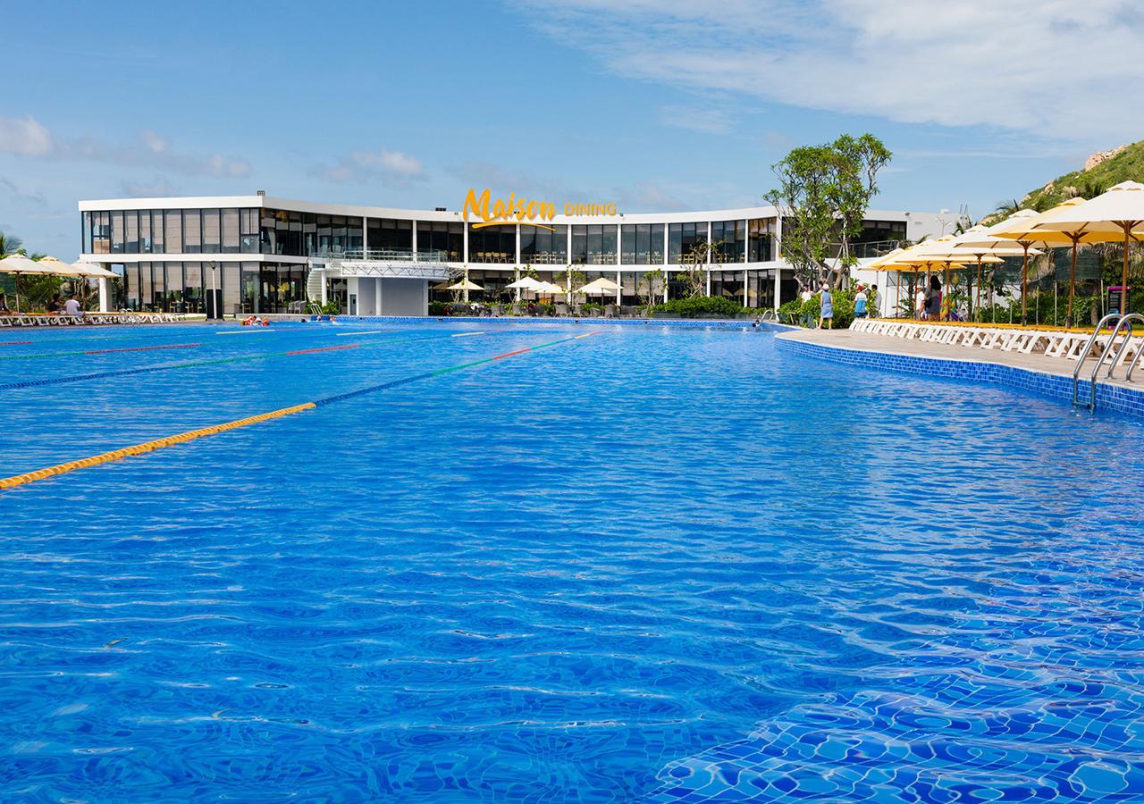 Hồ bơi trong/gần Oceanami Villas & Beach Club