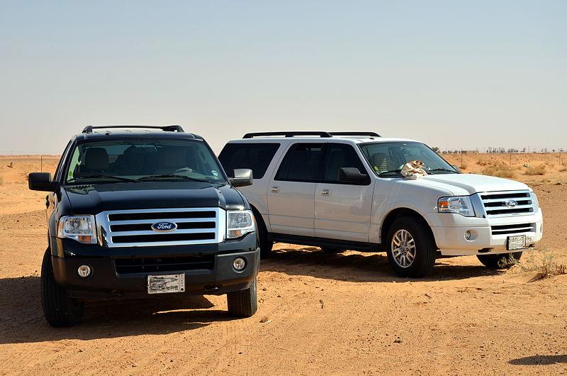 File:Black & White Ford Expedition 2012.JPG