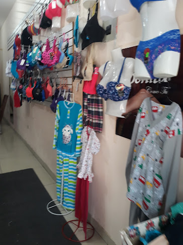 Opiniones de Amy & July en Sangolqui - Tienda de ropa