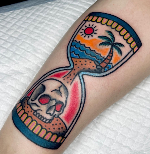 Hourglass Trapped On Skull 