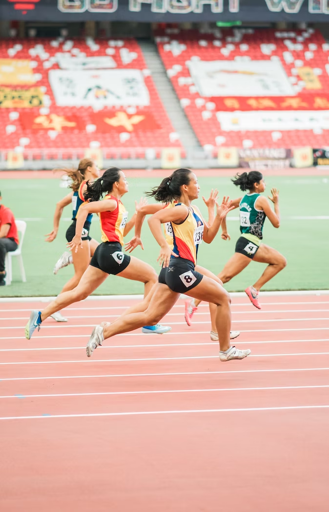 women doing sprints 