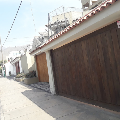 Av. Las Lomas de la Molina Vieja 350 -La Molina, Lima, Perú