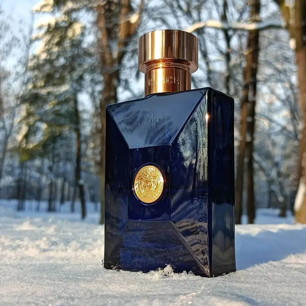 Nước hoa nam Versace Dylan Blue đem đến không gian tự tin cho những chàng trai hiện đại