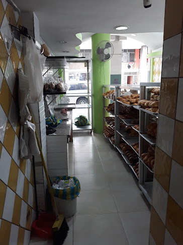 Panadería & Pastelería Nacional - Panadería