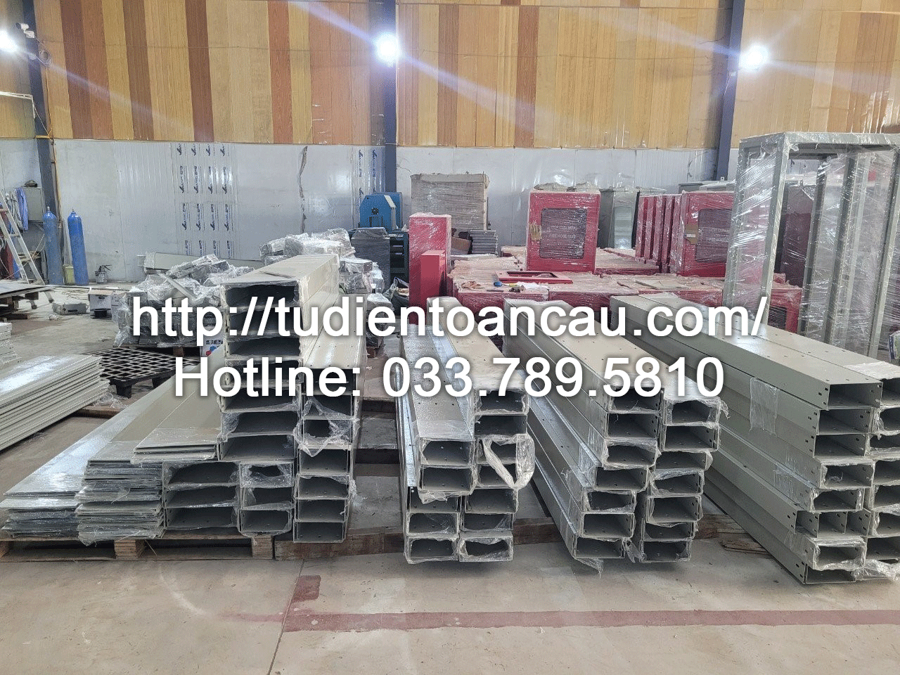 Máng cáp mạ kẽm nhúng nóng.