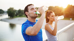 Uống nước đúng cách khi tập thể dục