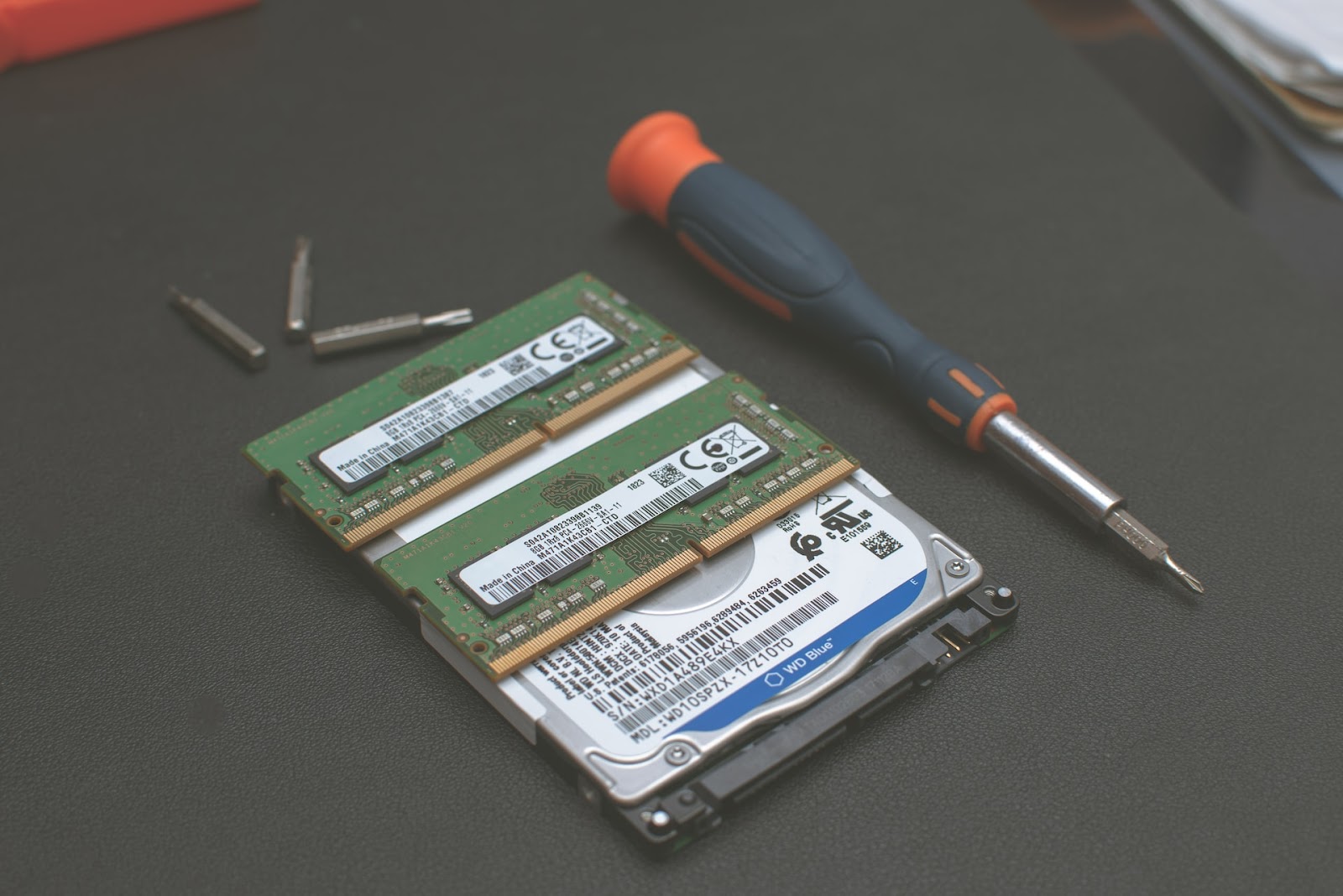 Can I Add External RAM to My Laptop? [Detailed Guide 2022]