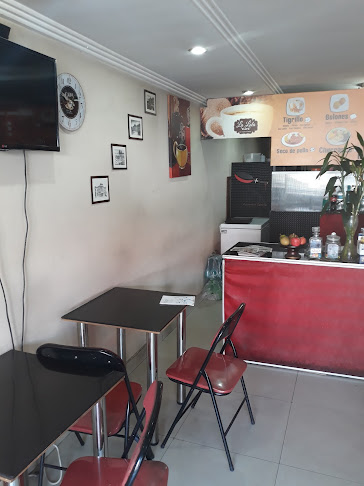 La Lola Café