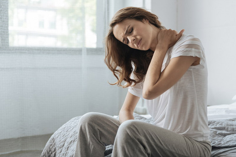 Đau vai gáy khi ngủ dậy có thể liên quan đến các chấn thương trước đó