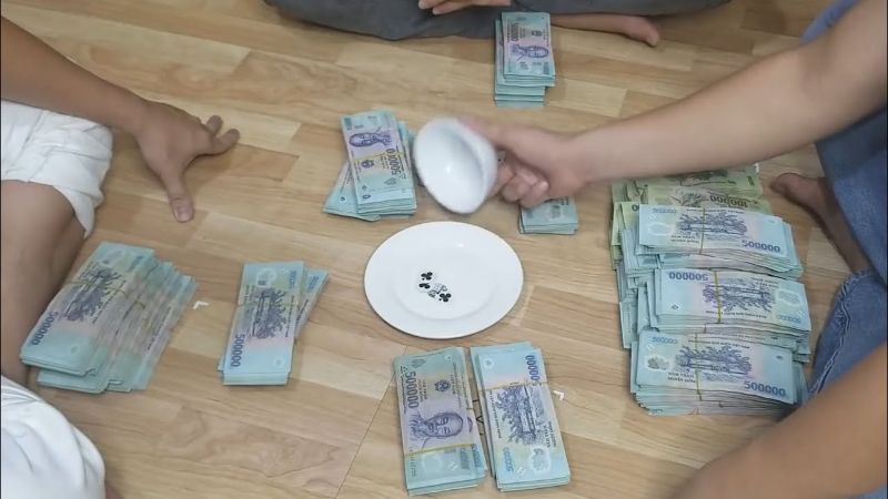 Mơ thấy đánh xóc đĩa 3 ngửa - 1 sấp