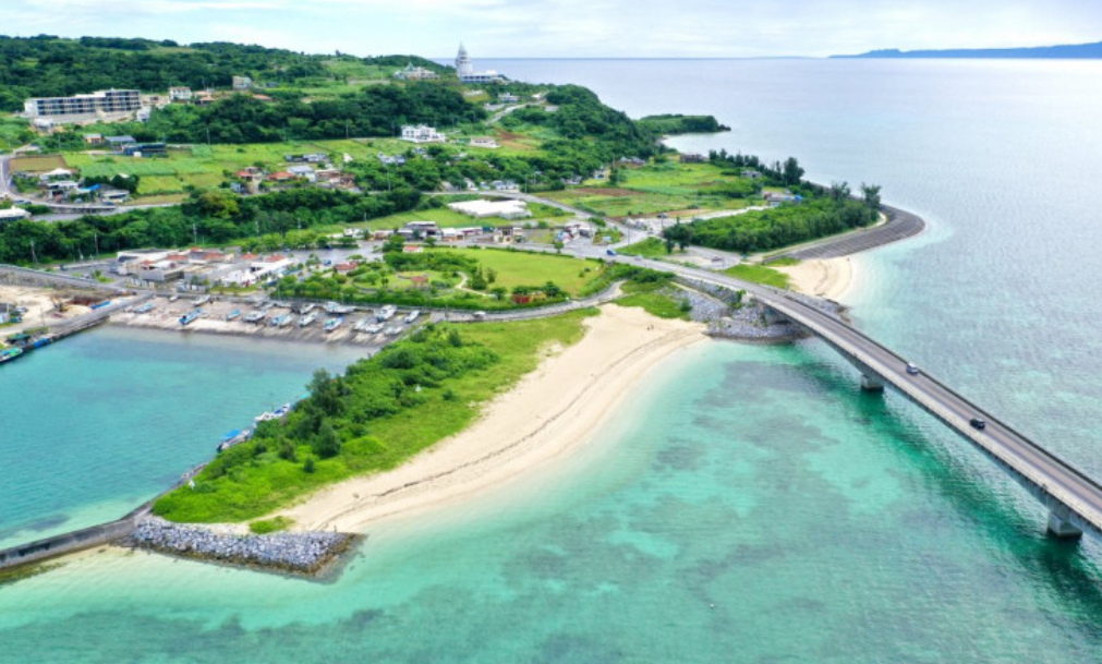 水, 自然, 草, 岩礁 が含まれている画像

自動的に生成された説明