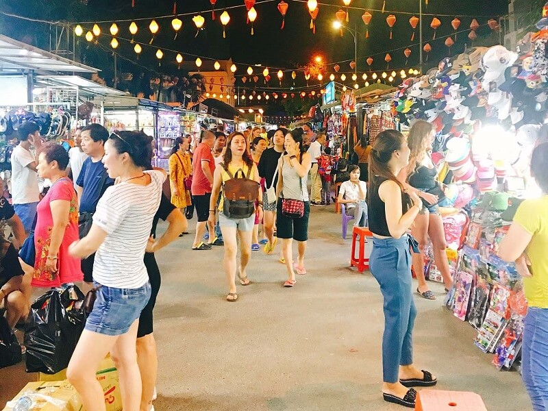 Nha Trang có đến 4 khu chợ đêm sầm uất