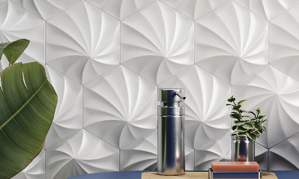 Revestimento hexagonal branco em parede da linha Iris White da Roca