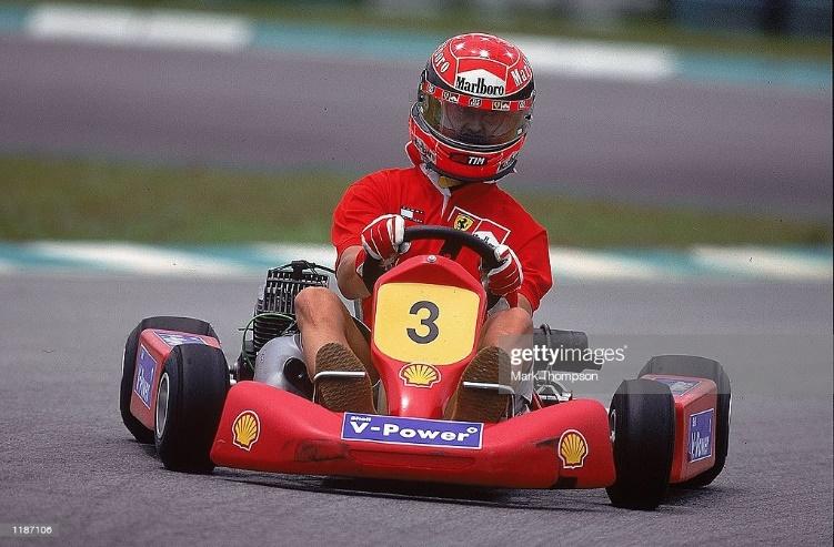 D:\Documenti\posts\posts\Art Ingels - the inventor of the go-kart\foto\schumi\8 oct-2000-michael-schumacher-of-germany-and-ferrari-gokarting-before-picture-id1187106.jpg